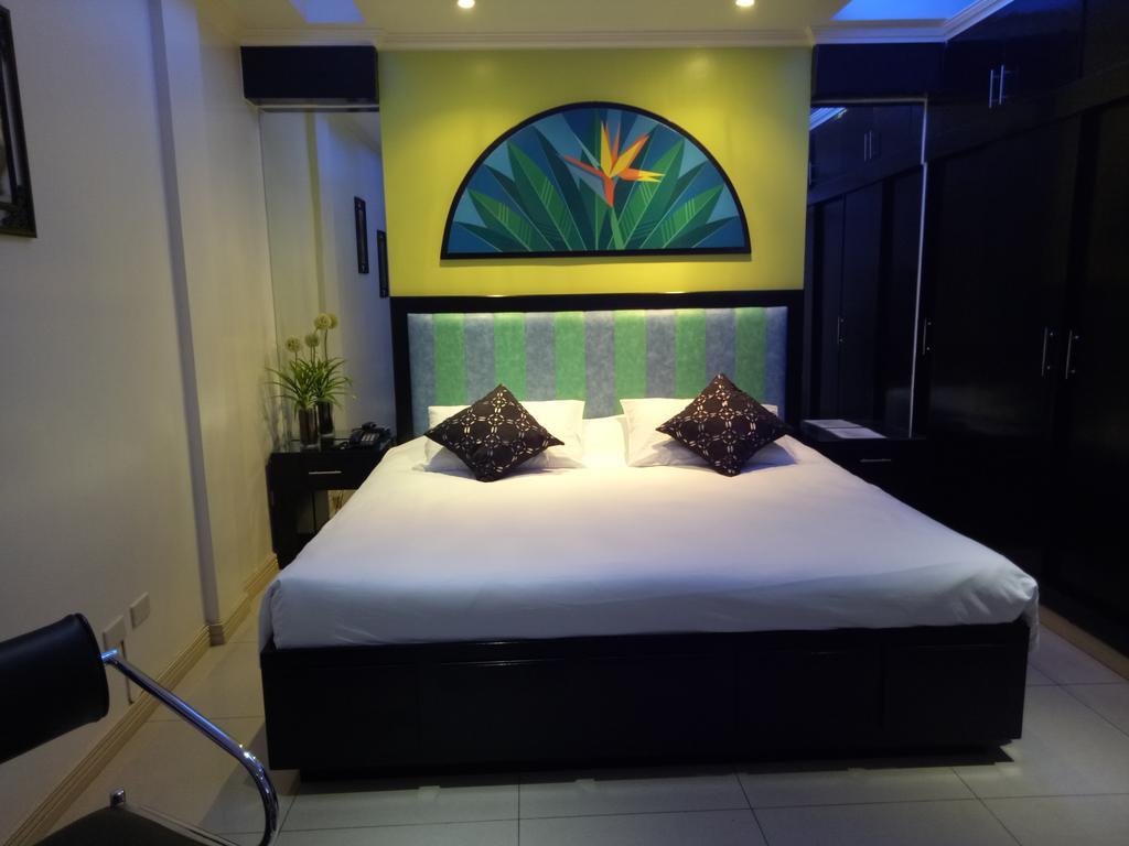 Hotel Fields Walking Street Angeles