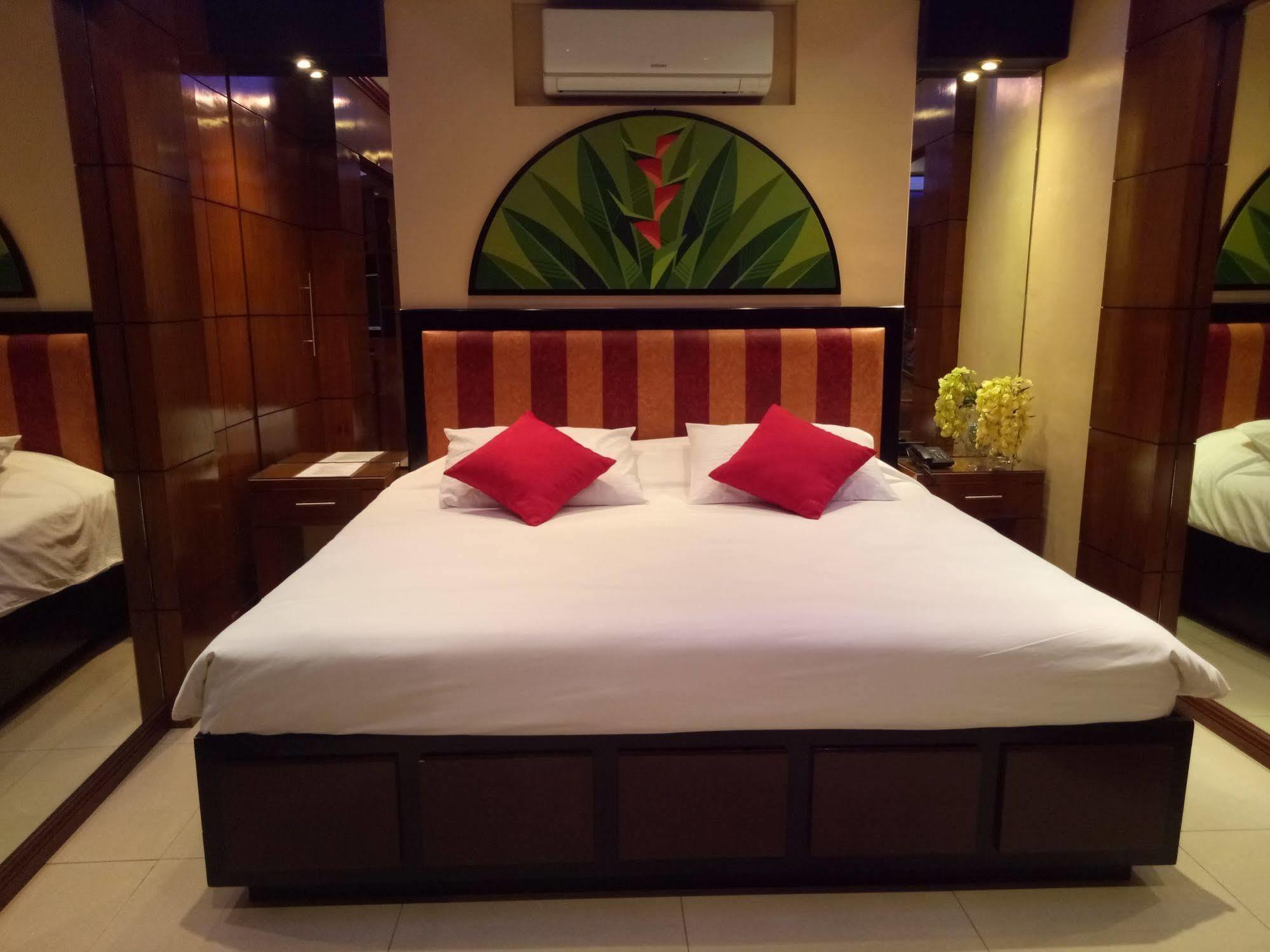 Fields Walking Street Hotel